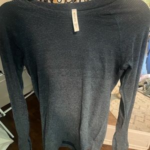 Athelta long sleeve size small